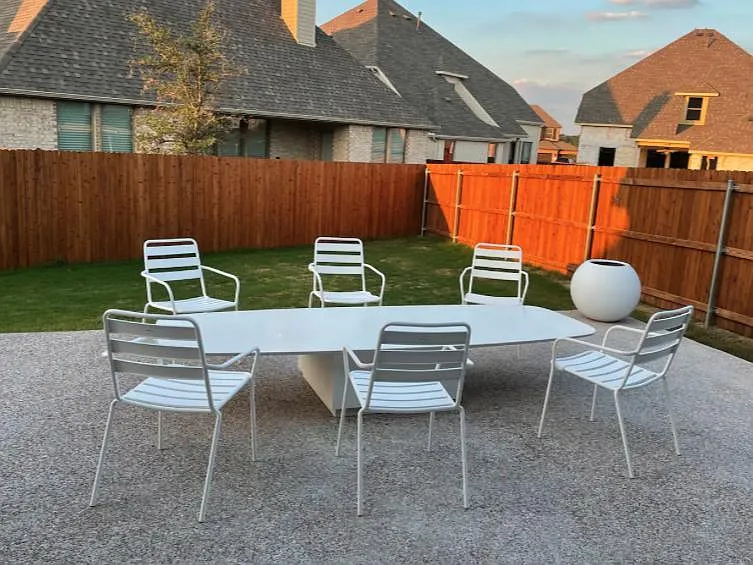 Backyard with plenty of sitting area and BBQ Grill