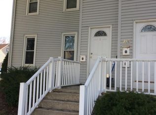 813 S 3rd St APT 2, Watertown, WI 53094