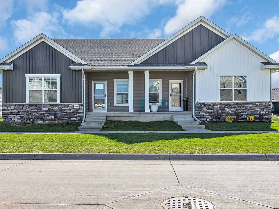 1st image of 2459 Rookwood Ln