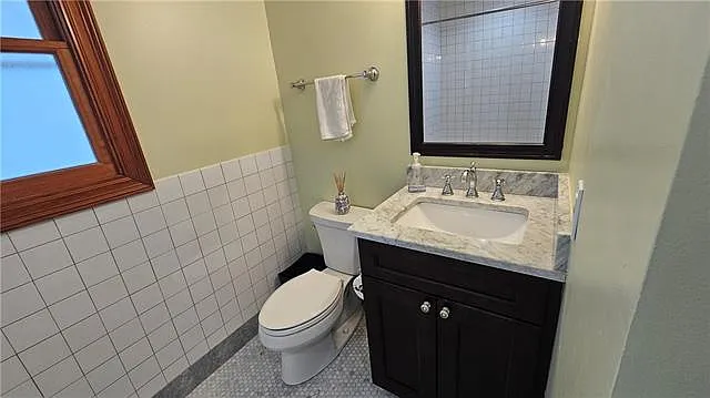 517 Burmaster St — Photo 6