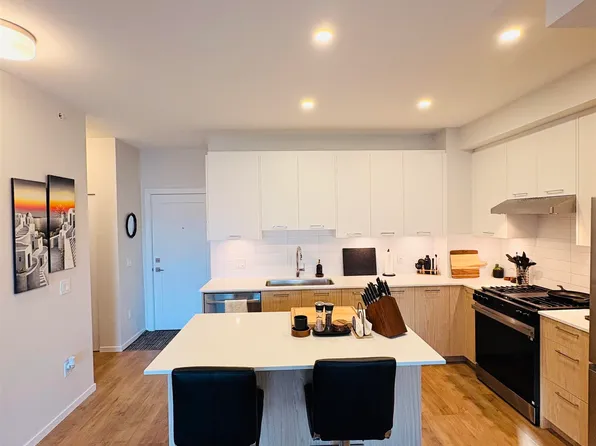 3319 148th St Floor 5, Surrey, BC V4P 0J2
