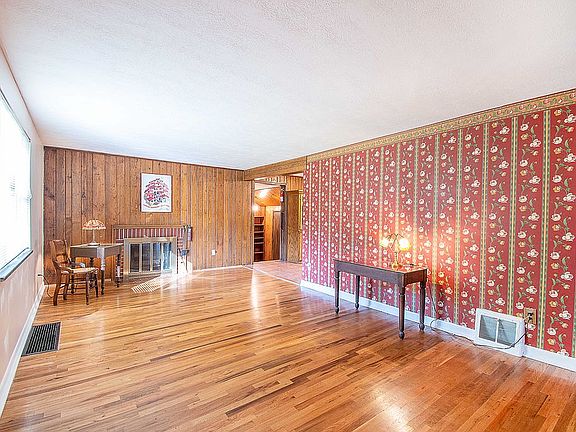 Spacious living room.