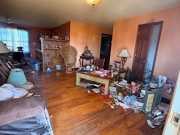 4th image of 4091 White Oak Rd