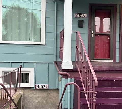 1111B Lower entrance