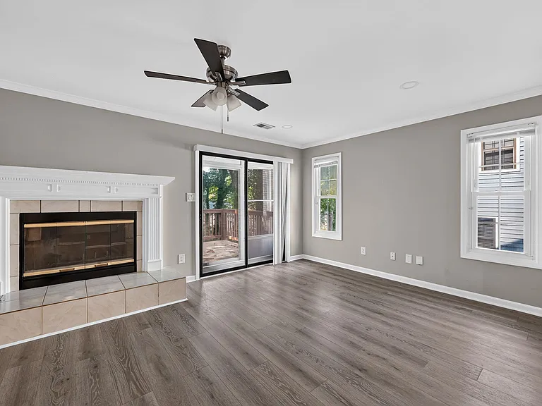 138 Springstead Ct SW — Photo 8