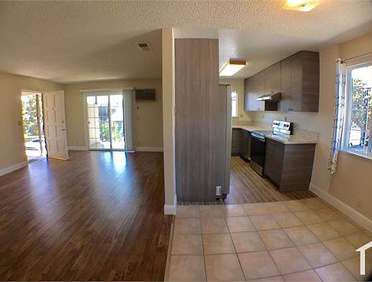 1st image of 871 Canfield Ct APT 4