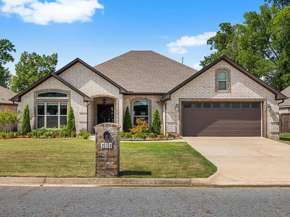 121 Lucia Ln, North Little Rock, AR 72113