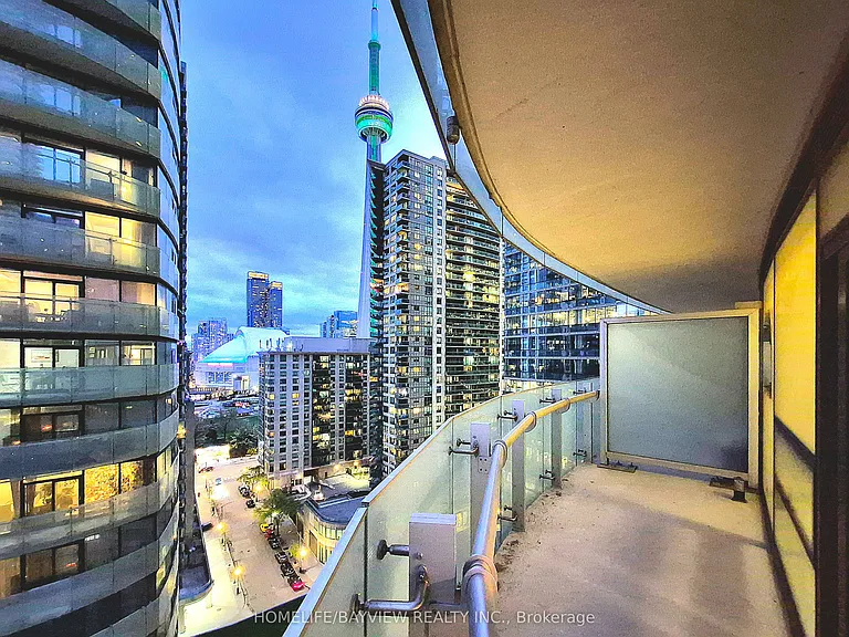 14 York St #1305 — Photo 25