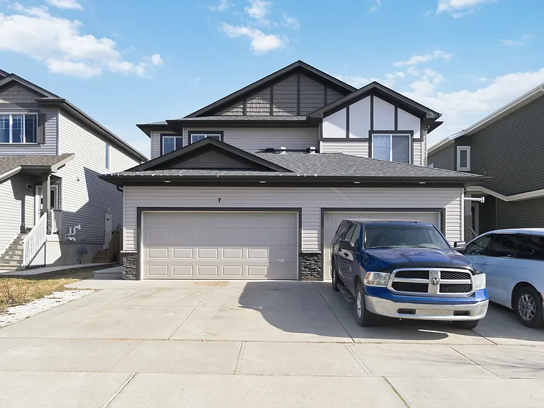 7 McLean Bnd — Photo 1