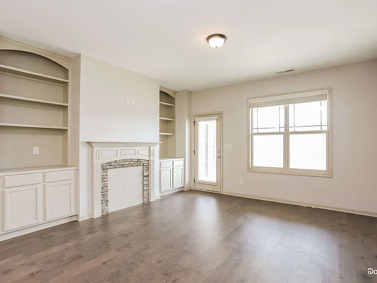 27 Balboa Pkwy — Photo 7