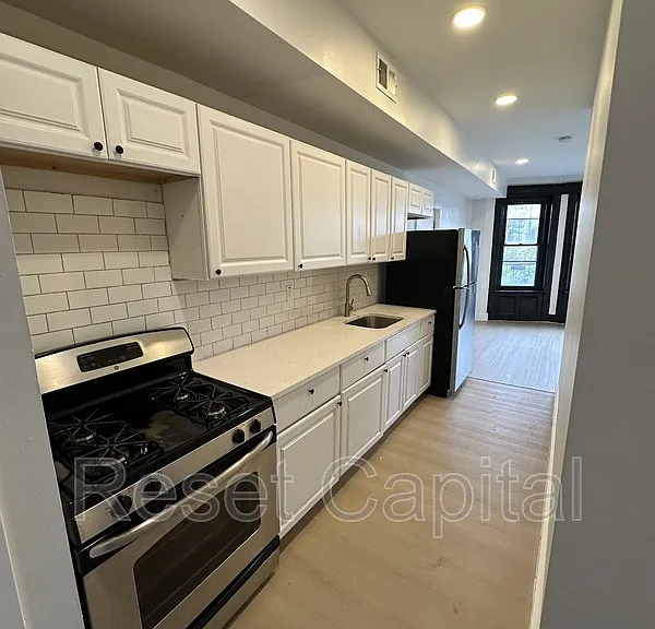 26 Elizabeth Ave #10 — Photo 2