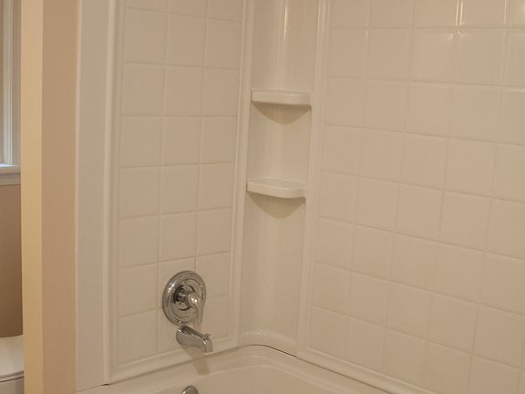 5th image of 7606 Six Mile Ln