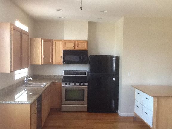 3rd image of 4855 Santa Monica Ave