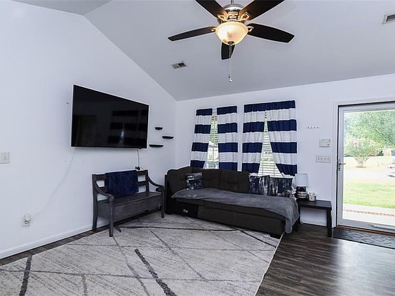 4th image of 632 Audrey Ln