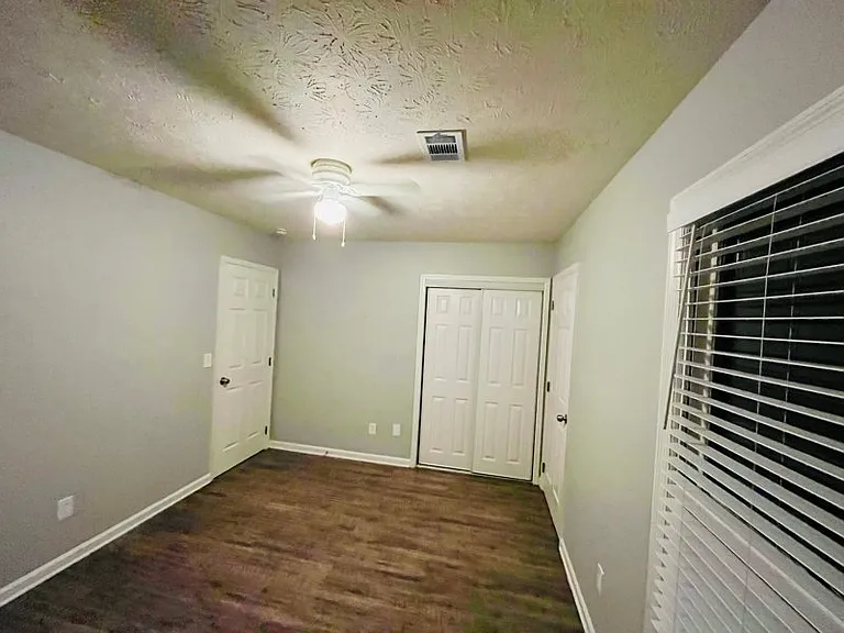 6233 Cross Tie Ct #4 — Photo 16