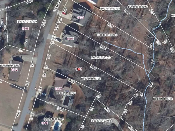 1607 E Saluda Lake Rd, Greenville, SC 29611