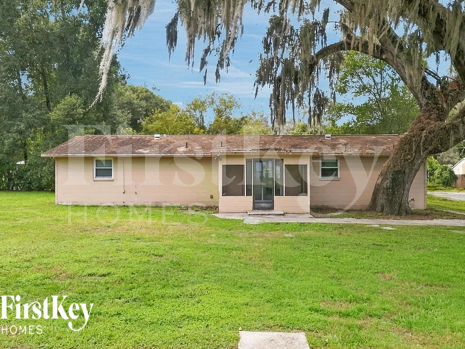 3 bed, 2.0 bath, 1456 sqft, $1,605 — Photo 3
