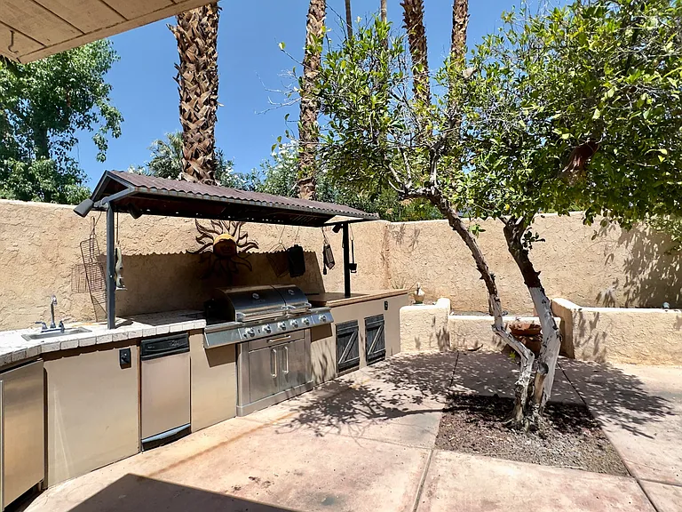40064 Silktree Ct — Photo 32