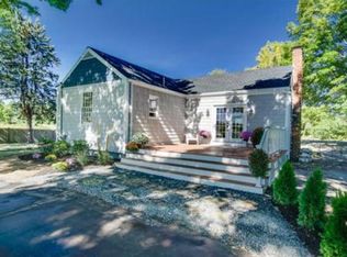 369 Lakeside Dr, Bridgewater, MA 02324