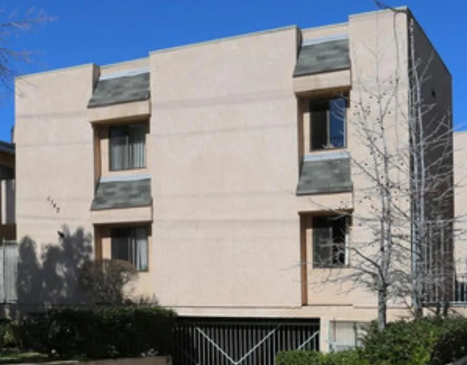 Building Photo 3