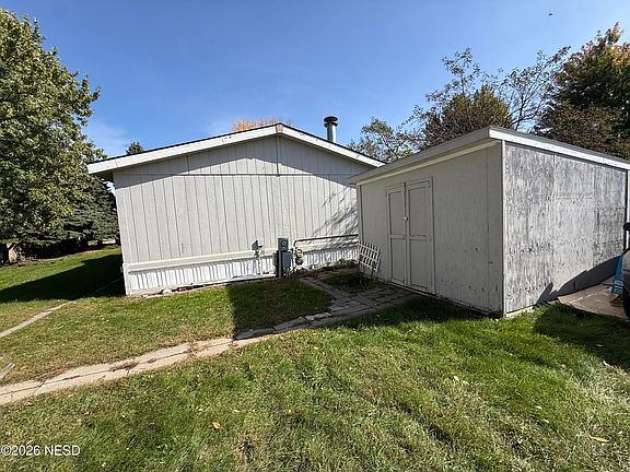 2nd image of 25 8th St SW