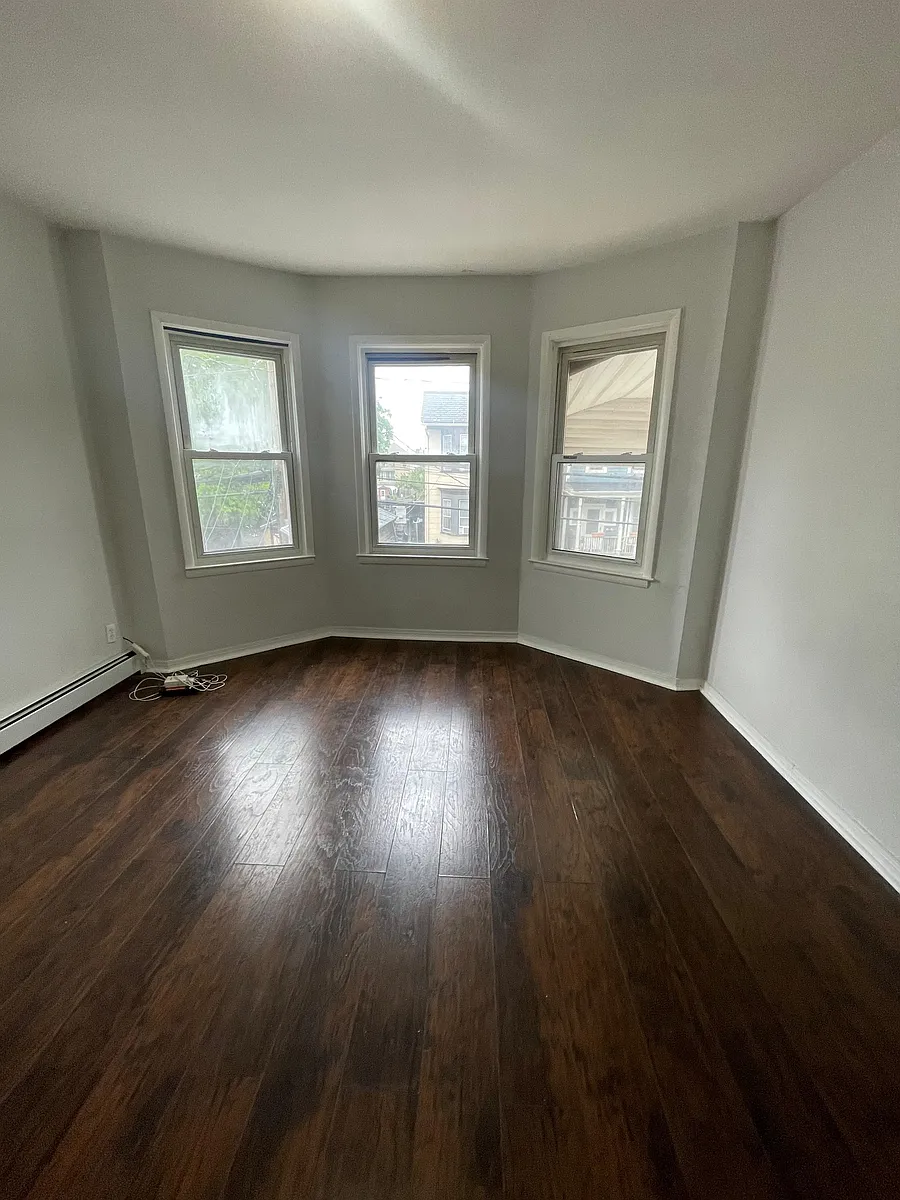 Building Photo - 37 Schley St #2A