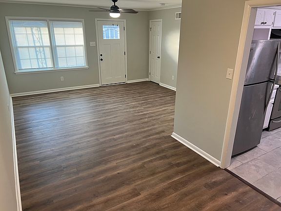 3rd image of 1694 Myrna Ln