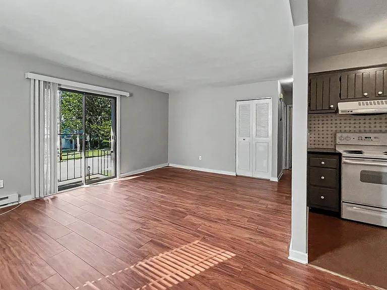 406-408 W Lafayette St — Photo 13