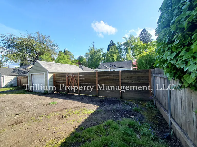 4835 N Willamette Blvd — Photo 22