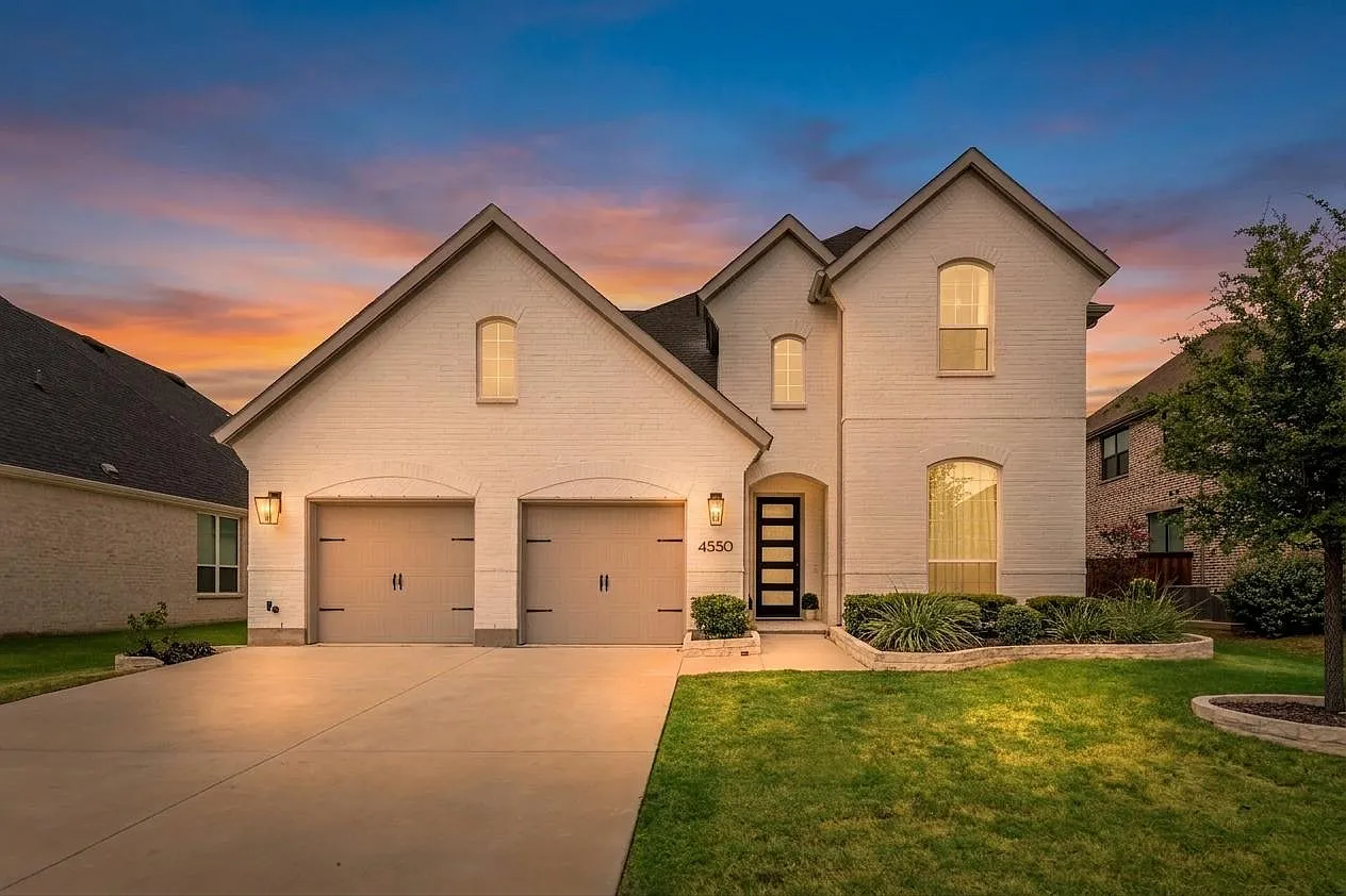 4 bed, 3703 sqft, $4,995 — Photo 1