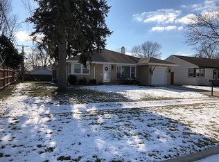 1305 Carol Ln, Des Plaines, IL 60018