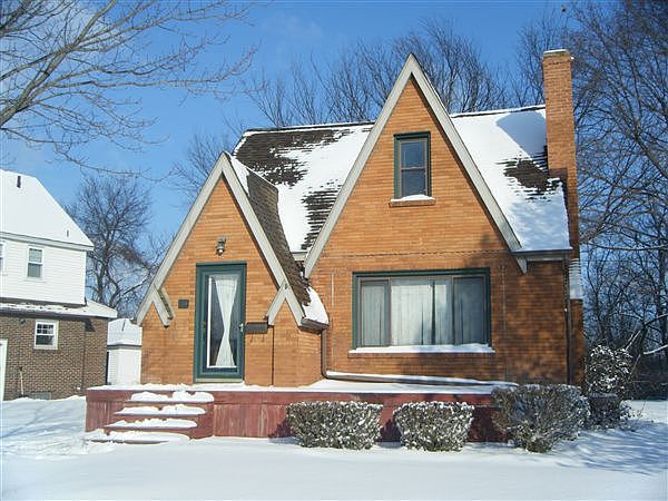 114 W. Meadow Heights