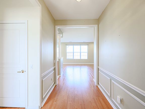 4th image of 13204 W Essex Ln