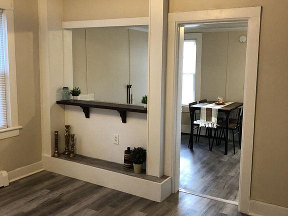 5th image of 117 Putnam Street