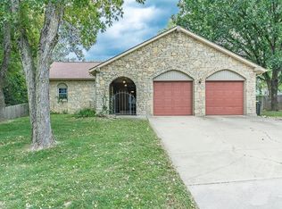 6327 Woodstock Ave, Shawnee, KS 66218