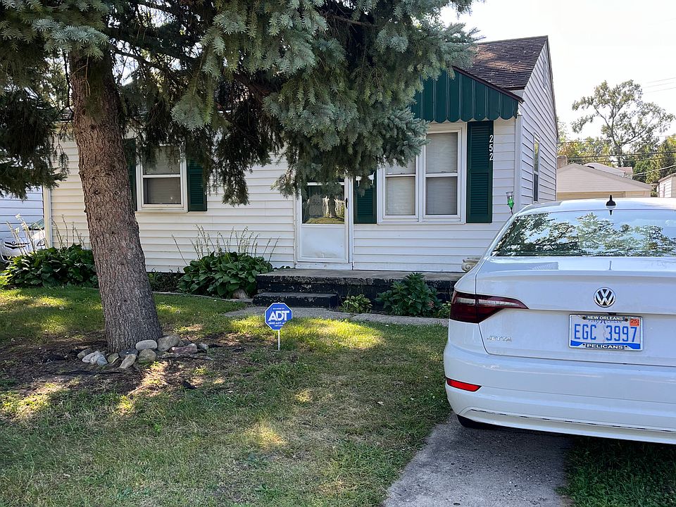 1st image of 252 E Lincoln Ave