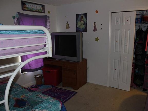 5th image of 1913 Thorngate Ln