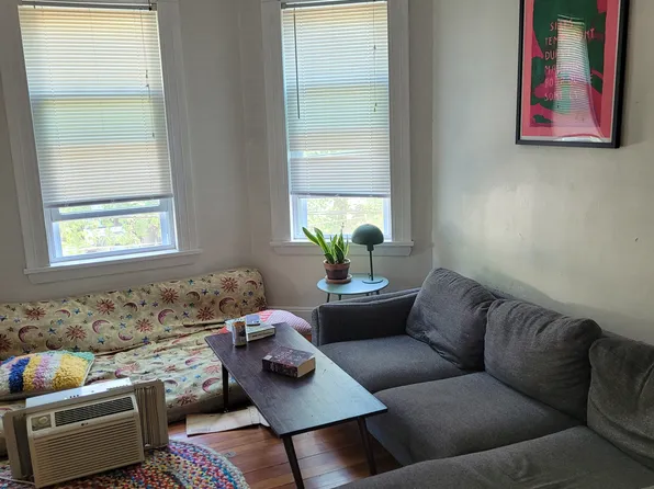 26 Hall St #2, Somerville, MA 02144
