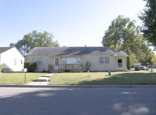 101 SE 12th St, Newton, KS 67114