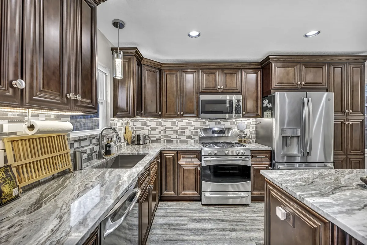 3 bed, 1348 sqft, $5,500 — Photo 4