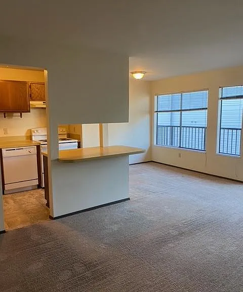 4050 SW Admiral Way — Photo 11