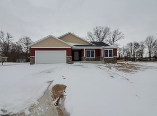 30306 Pine Bluff Dr, Elkhart, IN 46517