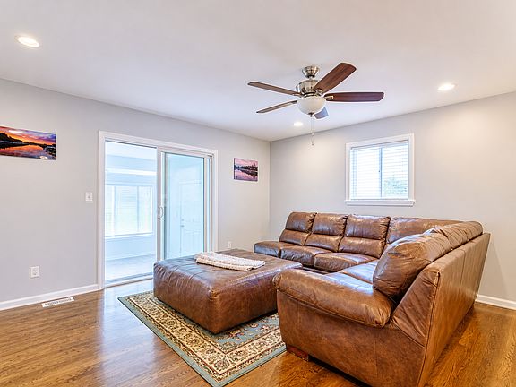 4th image of 5511 Staunton Ave SE
