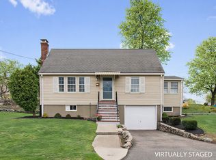 31 Oakledge Rd, Waltham, MA 02452