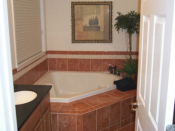 jacuzzi tub