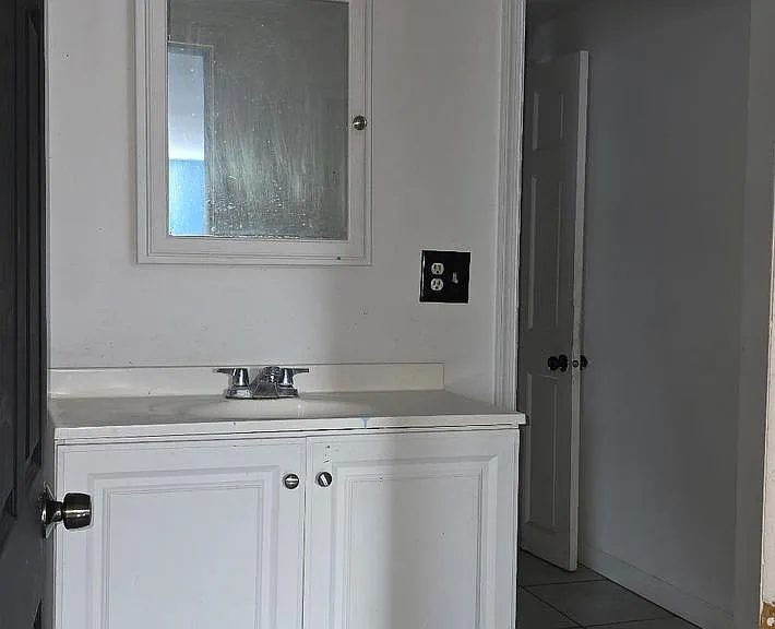 139 N Main St #2 — Photo 5