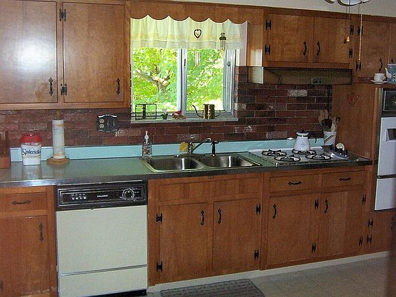 Spacious Kitchen