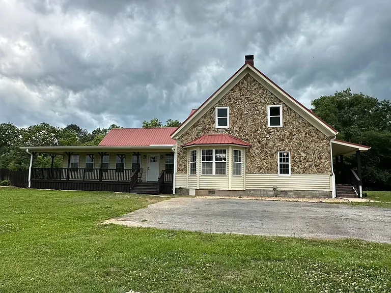 2640 Teamon Rd — Photo 1