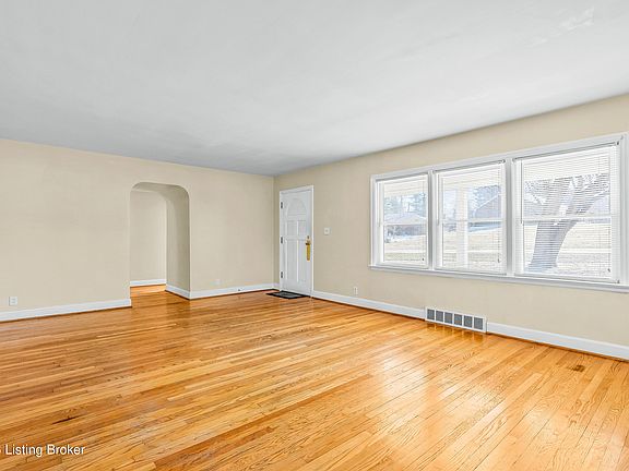 5th image of 610 W Jefferson St