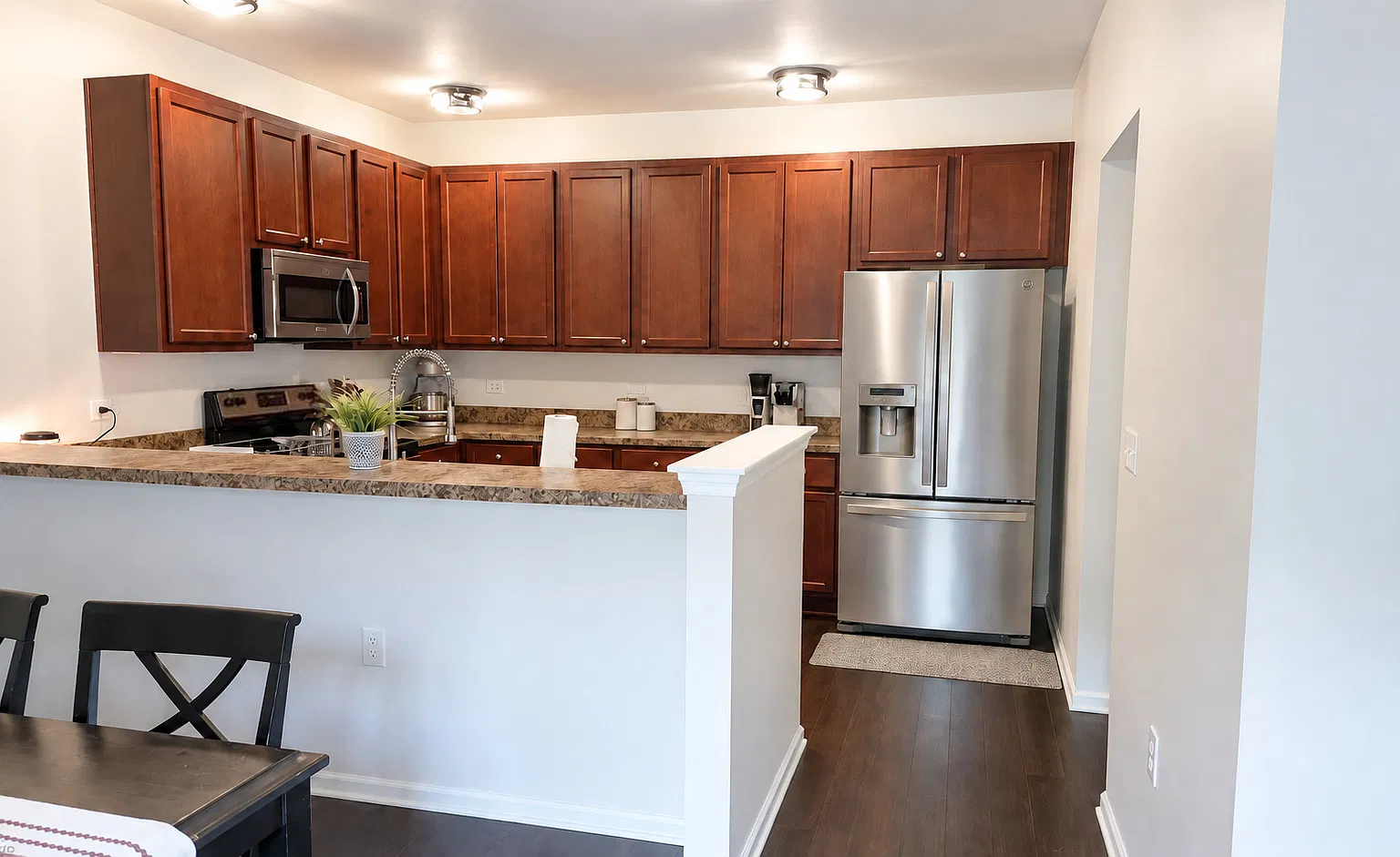 2 bed, 1870 sqft, $2,500 — Photo 4